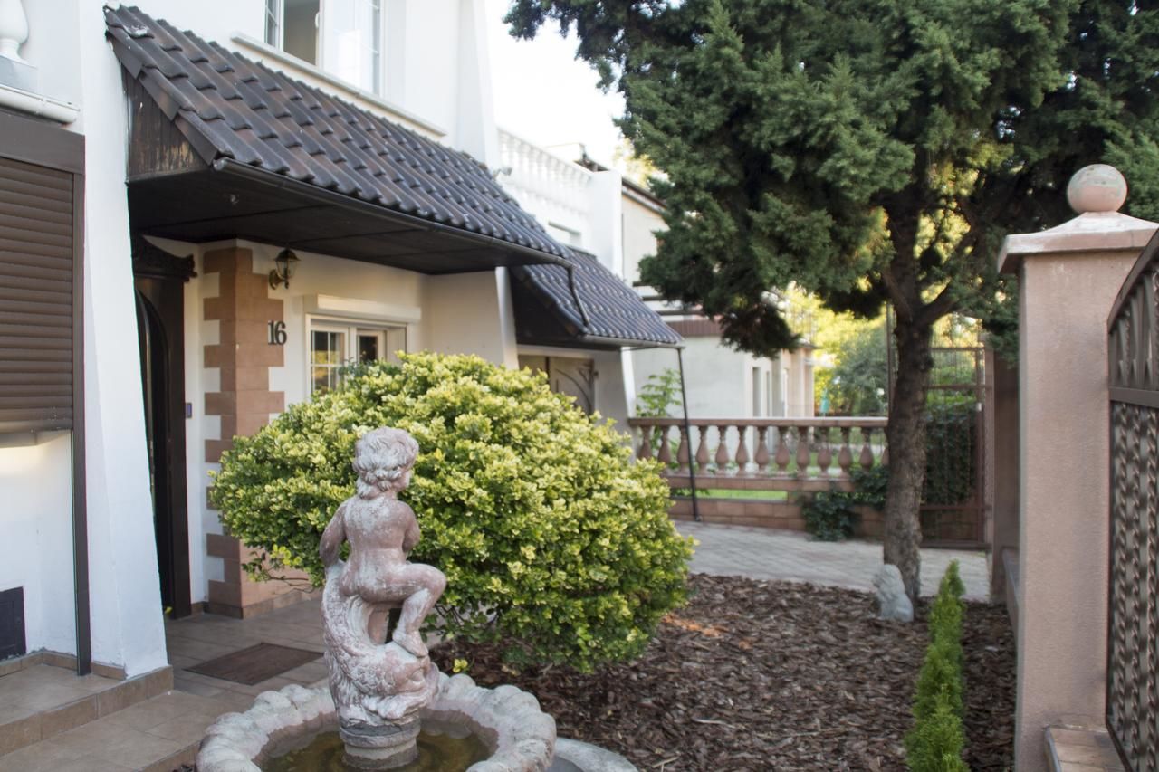 Хостелы Magic Garden Hostel Калиш-38